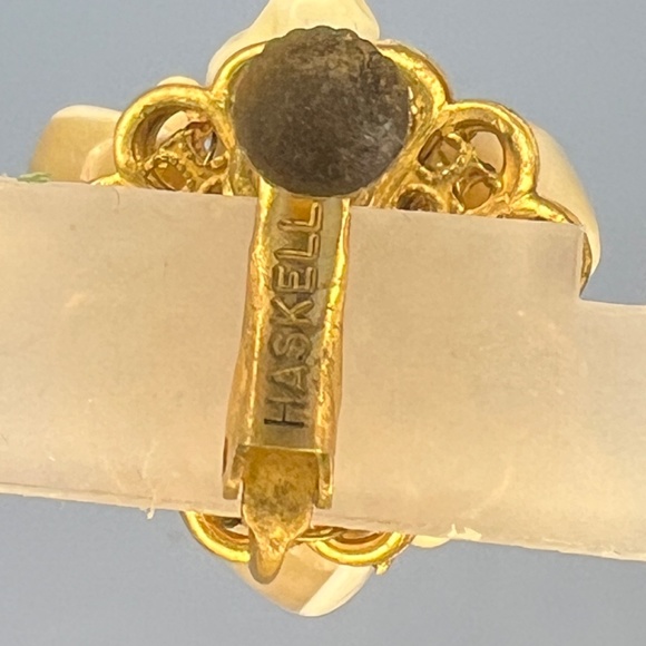 Miriam Haskell Earrings Vintage Signed  Faux Coral Shell Beaded Clip/ Screw back - Picture 6 of 16